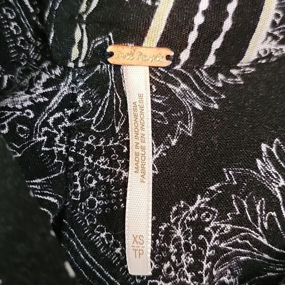 FREE PEOPLE Walking On A Dream Printed Tunic size XS - Picture 8 of 9